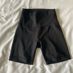 Wunder Under 6 inch biker short